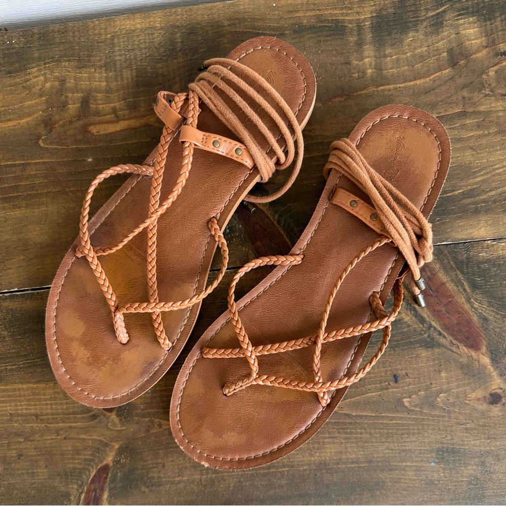 || Universal Thread || Lace Up Sandals